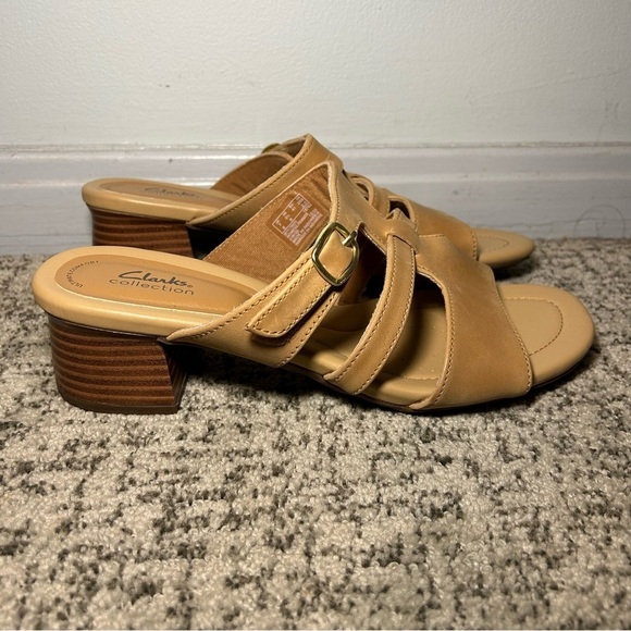 NWOB Clarks Collection Desirae Palm Heel Sandals Size 9.5 - Picture 1 of 8